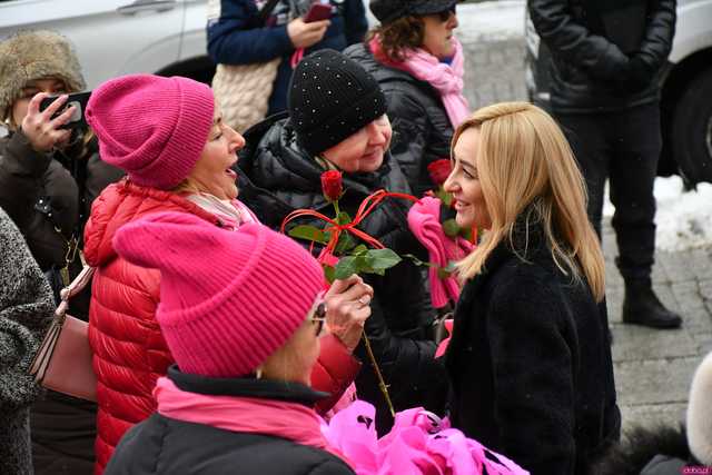 [WIDEO/FOTO] Wspólnie wystąpiły przeciwko przemocy. Akcja One Billion Rising w Świebodzicach