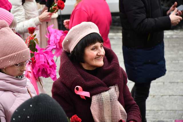 [WIDEO/FOTO] Wspólnie wystąpiły przeciwko przemocy. Akcja One Billion Rising w Świebodzicach