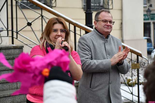 [WIDEO/FOTO] Wspólnie wystąpiły przeciwko przemocy. Akcja One Billion Rising w Świebodzicach