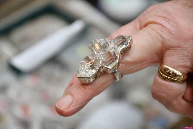[WIDEO/FOTO] Ależ okazy! Ruszyła XII Giełda Minerałów i Biżuterii w Galerii Świdnickiej