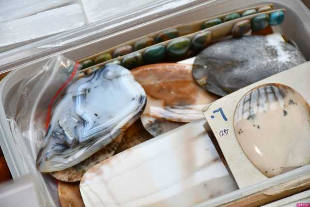 [WIDEO/FOTO] Ależ okazy! Ruszyła XII Giełda Minerałów i Biżuterii w Galerii Świdnickiej