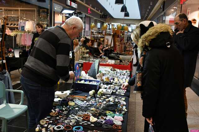 [WIDEO/FOTO] Ależ okazy! Ruszyła XII Giełda Minerałów i Biżuterii w Galerii Świdnickiej