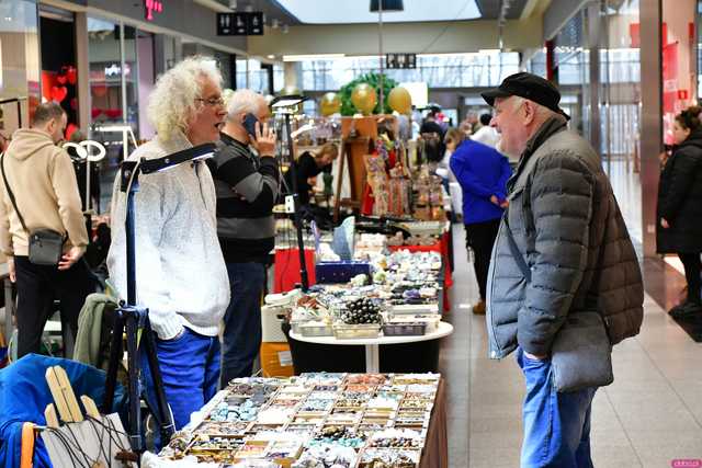 [WIDEO/FOTO] Ależ okazy! Ruszyła XII Giełda Minerałów i Biżuterii w Galerii Świdnickiej