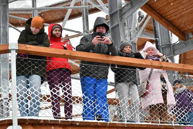 [WIDEO/FOTO] Nowa wieża widokowa oficjalnie otwarta! Rozpościera się z niej okazały widok na okolicę