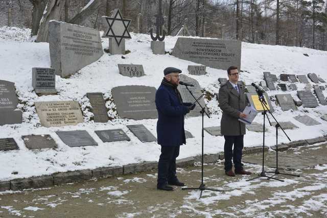 [FOTO] Minęło 80 lat od likwidacji obozu koncentracyjnego Gross-Rosen. Na terenie muzeum upamiętniono jubileusz