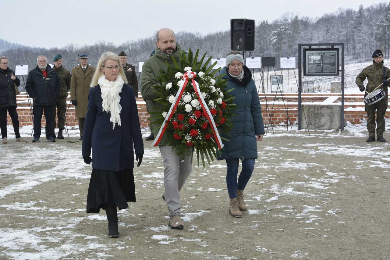 [FOTO] Minęło 80 lat od likwidacji obozu koncentracyjnego Gross-Rosen. Na terenie muzeum upamiętniono jubileusz