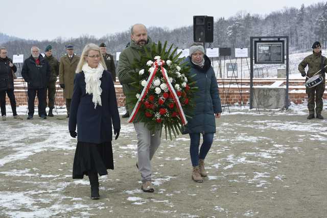 [FOTO] Minęło 80 lat od likwidacji obozu koncentracyjnego Gross-Rosen. Na terenie muzeum upamiętniono jubileusz