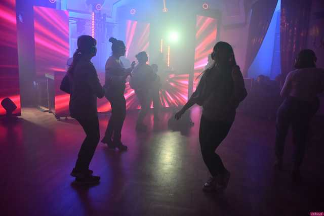 [WIDEO/FOTO] Silent Disco w Muzeum Dawnego Kupiectwa po raz drugi. Główną ideą zwiększanie świadomości na temat depresji