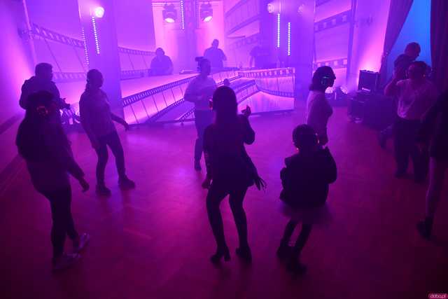 [WIDEO/FOTO] Silent Disco w Muzeum Dawnego Kupiectwa po raz drugi. Główną ideą zwiększanie świadomości na temat depresji
