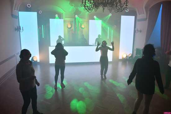 [WIDEO/FOTO] Silent Disco w Muzeum Dawnego Kupiectwa po raz drugi. Główną ideą zwiększanie świadomości na temat depresji