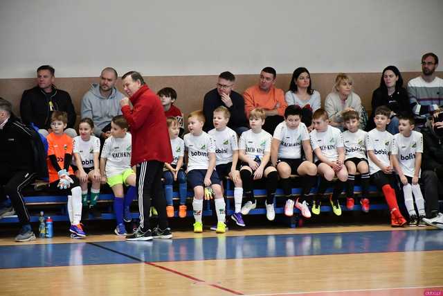 [WIDEO/FOTO] Młodzi piłkarze rywalizowali w Witoszowie Dolnym na Festiwalu Halowej Piłki Nożnej