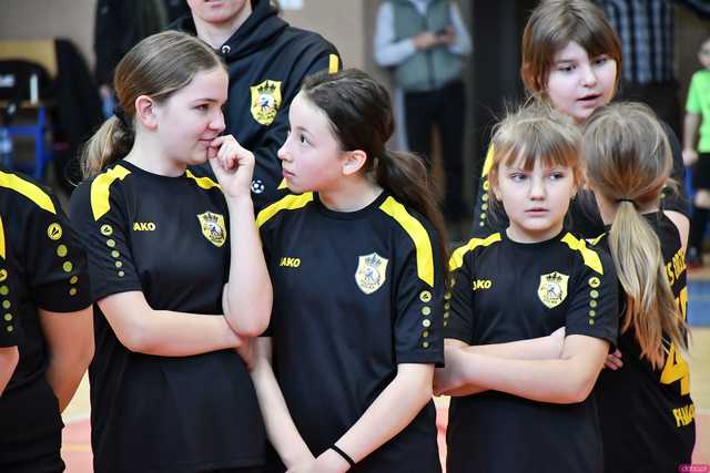 [WIDEO/FOTO] Młodzi piłkarze rywalizowali w Witoszowie Dolnym na Festiwalu Halowej Piłki Nożnej