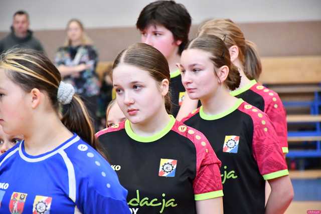 [WIDEO/FOTO] Młodzi piłkarze rywalizowali w Witoszowie Dolnym na Festiwalu Halowej Piłki Nożnej