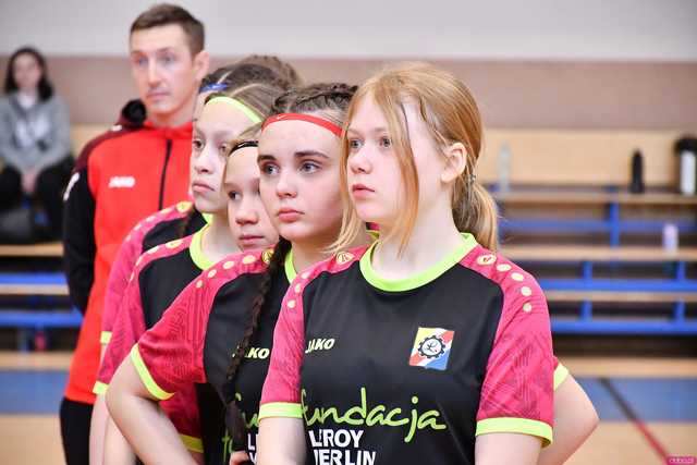 [WIDEO/FOTO] Młodzi piłkarze rywalizowali w Witoszowie Dolnym na Festiwalu Halowej Piłki Nożnej