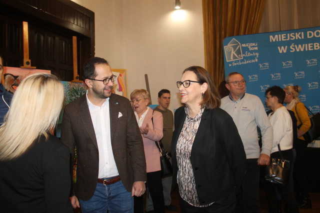 [FOTO] Twórcze Spojrzenie sekcji plastycznej dla dorosłych w Świebodzicach