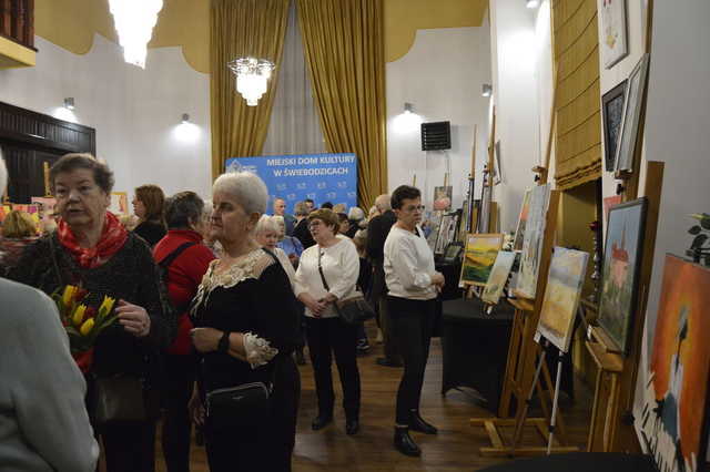 [FOTO] Twórcze Spojrzenie sekcji plastycznej dla dorosłych w Świebodzicach