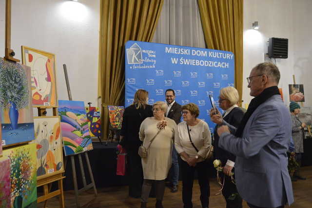 [FOTO] Twórcze Spojrzenie sekcji plastycznej dla dorosłych w Świebodzicach