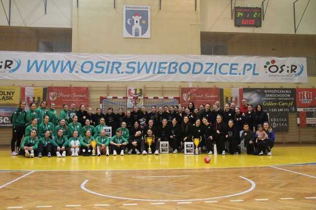 [FOTO] Szczypornistki MKS Victoria Świebodzice awansowały do ćwierćfinałów Mistrzostw Polski