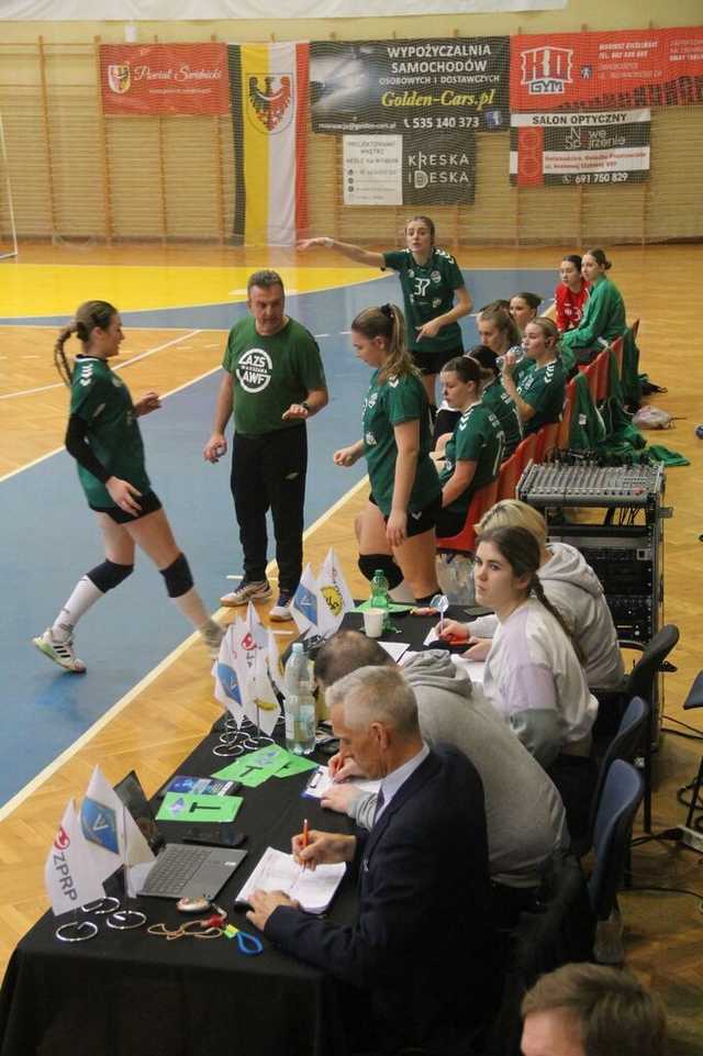 [FOTO] Szczypornistki MKS Victoria Świebodzice awansowały do ćwierćfinałów Mistrzostw Polski