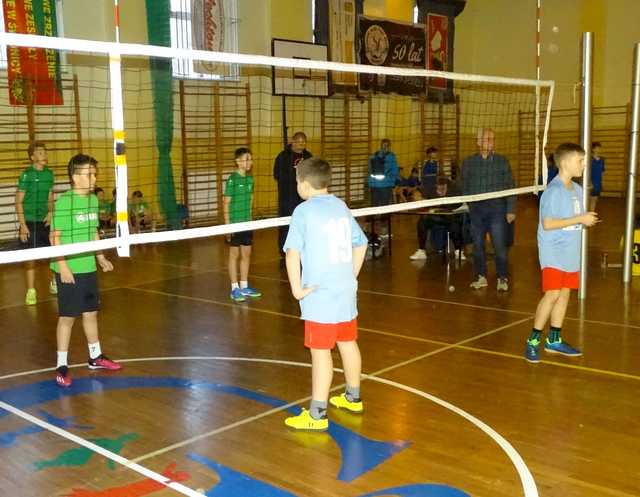 [FOTO] Za nami turniej siatkarskich trójek chłopców