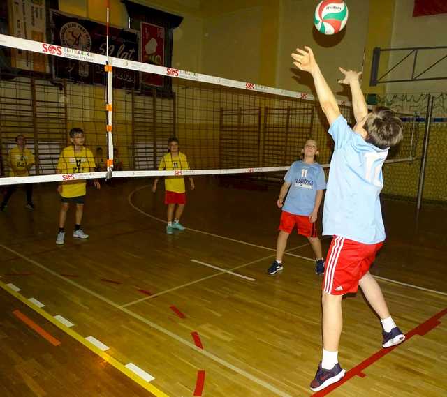 [FOTO] Za nami turniej siatkarskich trójek chłopców