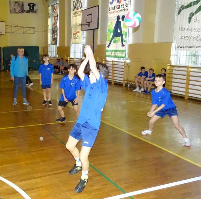 [FOTO] Za nami turniej siatkarskich trójek chłopców