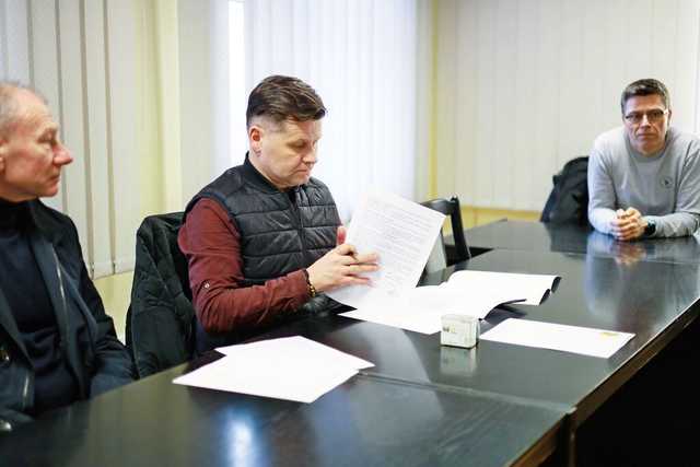 [FOTO] Kluby sportowe z gminy Żarów otrzymały dofinansowania