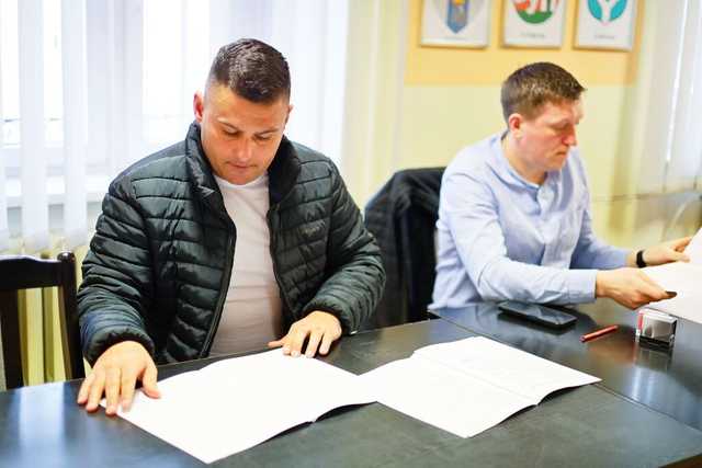 [FOTO] Kluby sportowe z gminy Żarów otrzymały dofinansowania