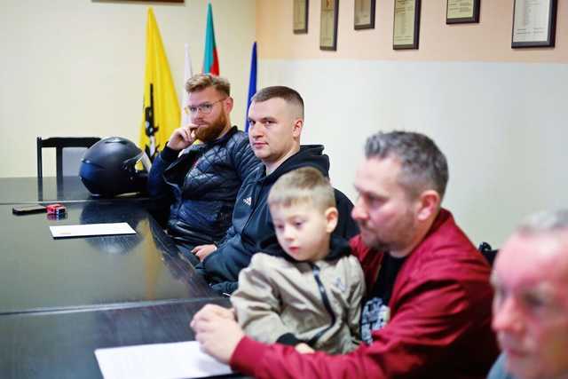 [FOTO] Kluby sportowe z gminy Żarów otrzymały dofinansowania