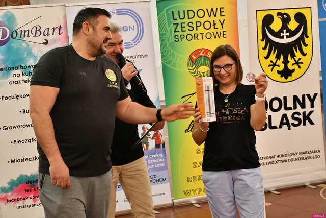 [FOTO/WYNIKI] Samorządowcy, przedstawiciele mediów i jednostek sportowych rywalizowali w kręgle