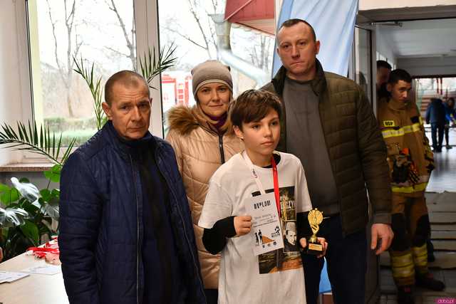 [FOTO] W Roztoce upamiętnili Żołnierzy Wyklętych i pobiegli Tropem Wilczym