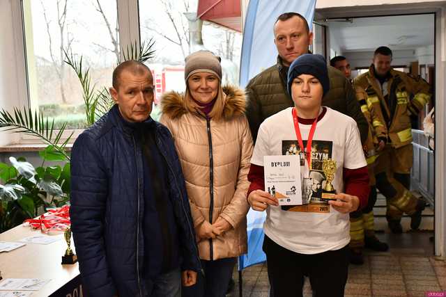 [FOTO] W Roztoce upamiętnili Żołnierzy Wyklętych i pobiegli Tropem Wilczym