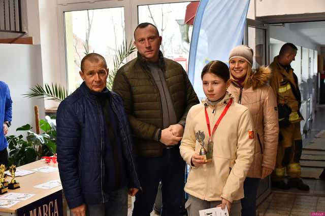 [FOTO] W Roztoce upamiętnili Żołnierzy Wyklętych i pobiegli Tropem Wilczym