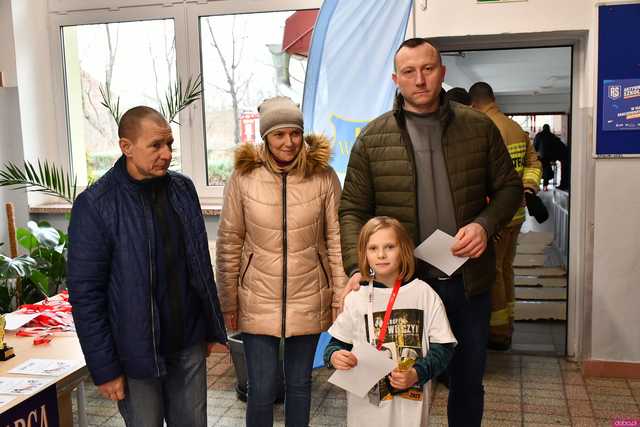 [FOTO] W Roztoce upamiętnili Żołnierzy Wyklętych i pobiegli Tropem Wilczym