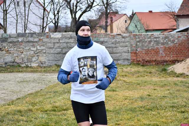 [FOTO] W Roztoce upamiętnili Żołnierzy Wyklętych i pobiegli Tropem Wilczym