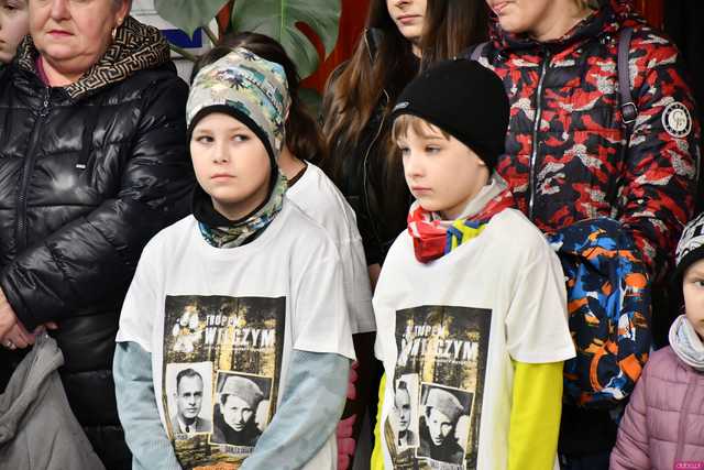 [FOTO] W Roztoce upamiętnili Żołnierzy Wyklętych i pobiegli Tropem Wilczym