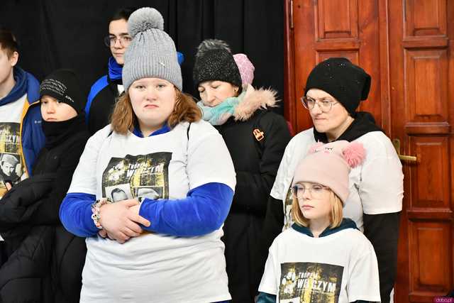 [FOTO] W Roztoce upamiętnili Żołnierzy Wyklętych i pobiegli Tropem Wilczym