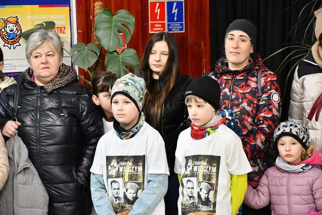 [FOTO] W Roztoce upamiętnili Żołnierzy Wyklętych i pobiegli Tropem Wilczym