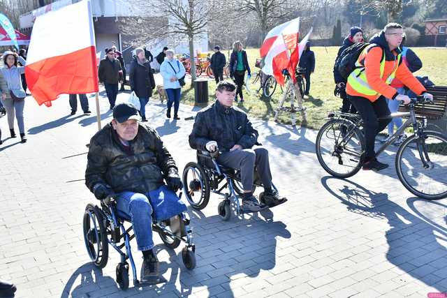 [FOTO] Świdniczanie pobiegli Tropem Wilczym, aby upamiętnić Zołnierzy Wyklętych