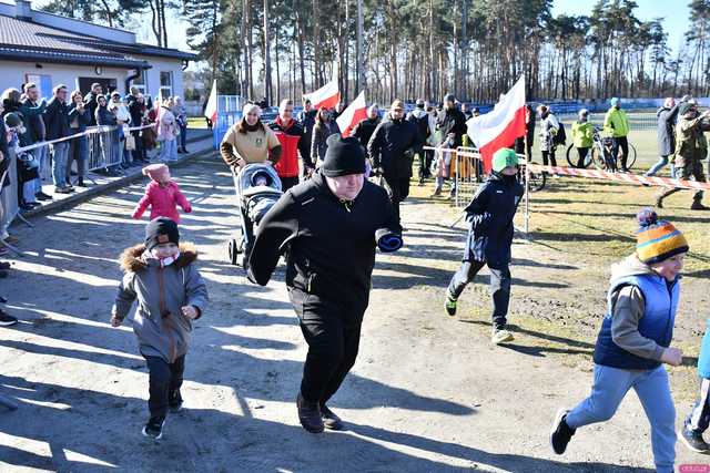 [FOTO] Utrwalili pamięć o bohaterach podczas Biegu Tropem Wilczym i Pikniku Pamięci w Jaworzynie Śląskiej