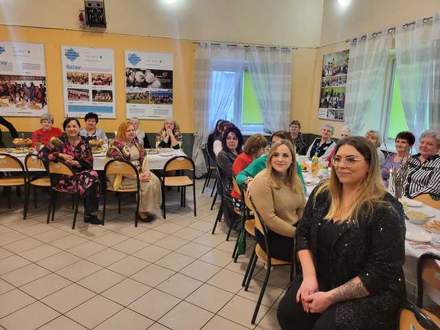 [FOTO] Mieszkanki Kalna świętowały Dzień Kobiet