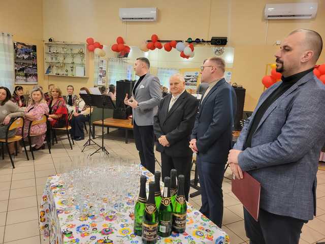 [FOTO] Mieszkanki Kalna świętowały Dzień Kobiet