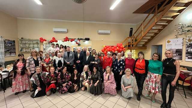 [FOTO] Mieszkanki Kalna świętowały Dzień Kobiet