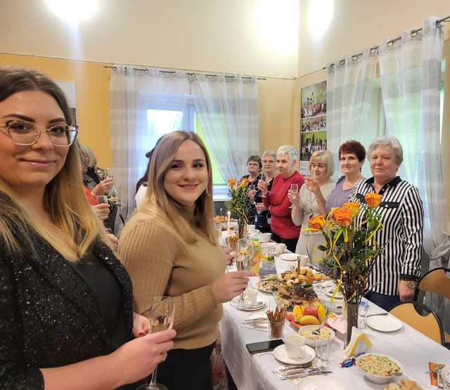 [FOTO] Mieszkanki Kalna świętowały Dzień Kobiet