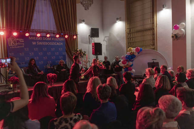 [FOTO] Kobiety w samorządzie. Spotkanie z okazji Dnia Kobiet w Świebodzicach