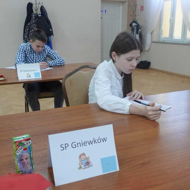 [FOTO] Rozstrzygnięto Turniej Wiedzy Pożarniczej gminy Dobromierz