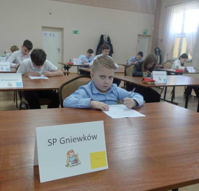 [FOTO] Rozstrzygnięto Turniej Wiedzy Pożarniczej gminy Dobromierz