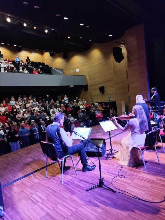 [FOTO] Stanisława Celińska wystąpiła z zespołem w Strzegomiu