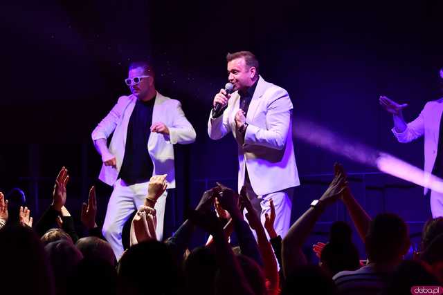[WIDEO/FOTO] Ależ zabawa! Zespół Weekend zagrał dla kobiet z gminy Dobromierz