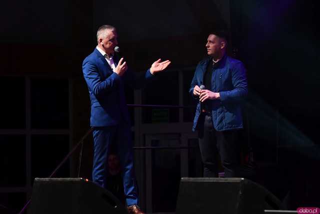 [WIDEO/FOTO] Ależ zabawa! Zespół Weekend zagrał dla kobiet z gminy Dobromierz